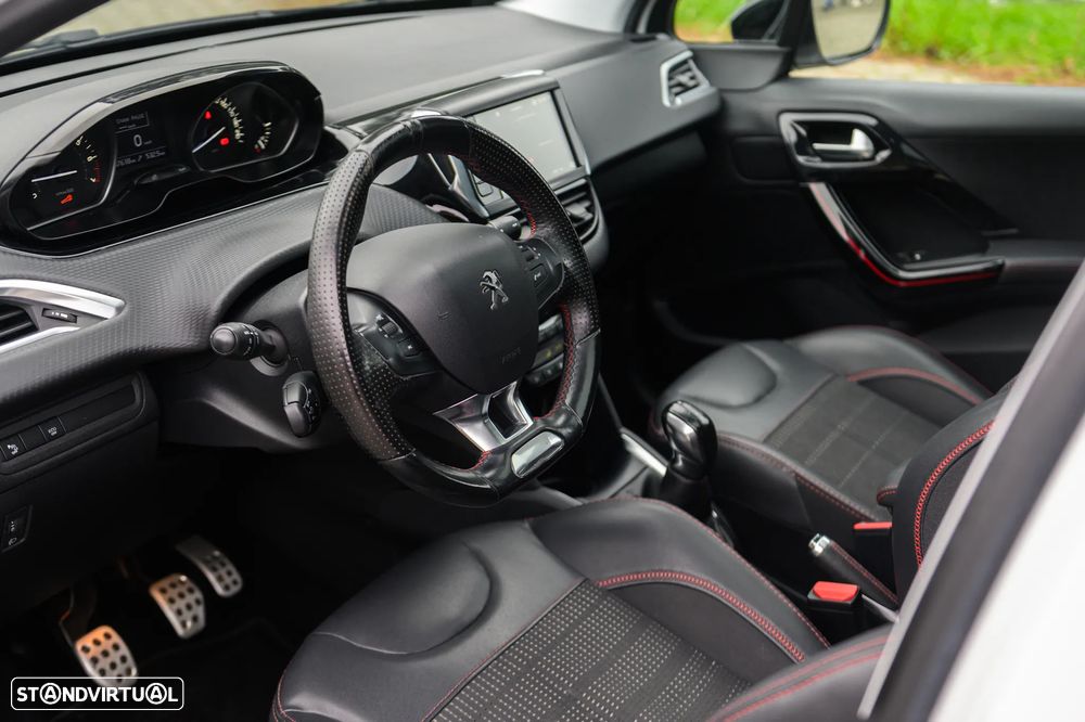 Peugeot 208 1.2 PureTech GT Line - 11