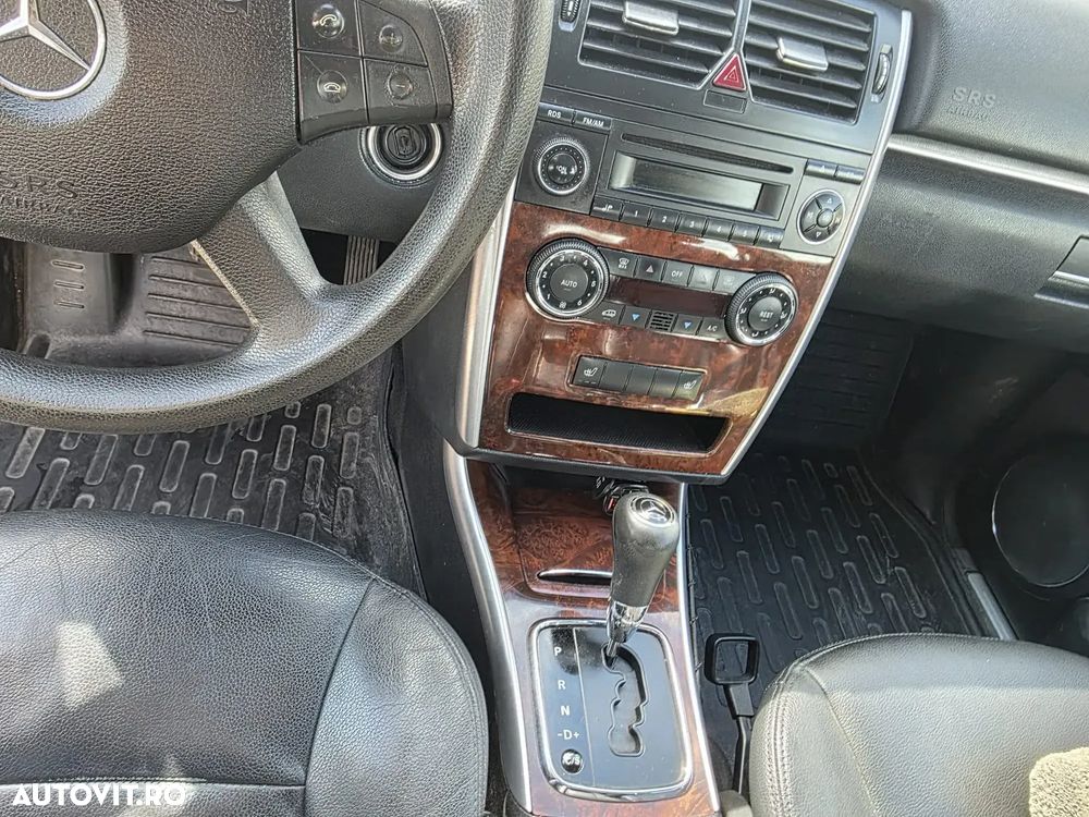 Mercedes-Benz B 180 - 18