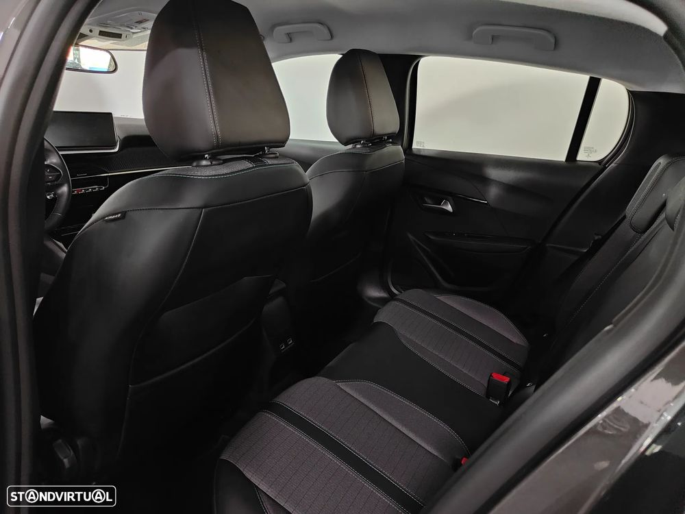 Peugeot 2008 1.2 PureTech Allure - 31