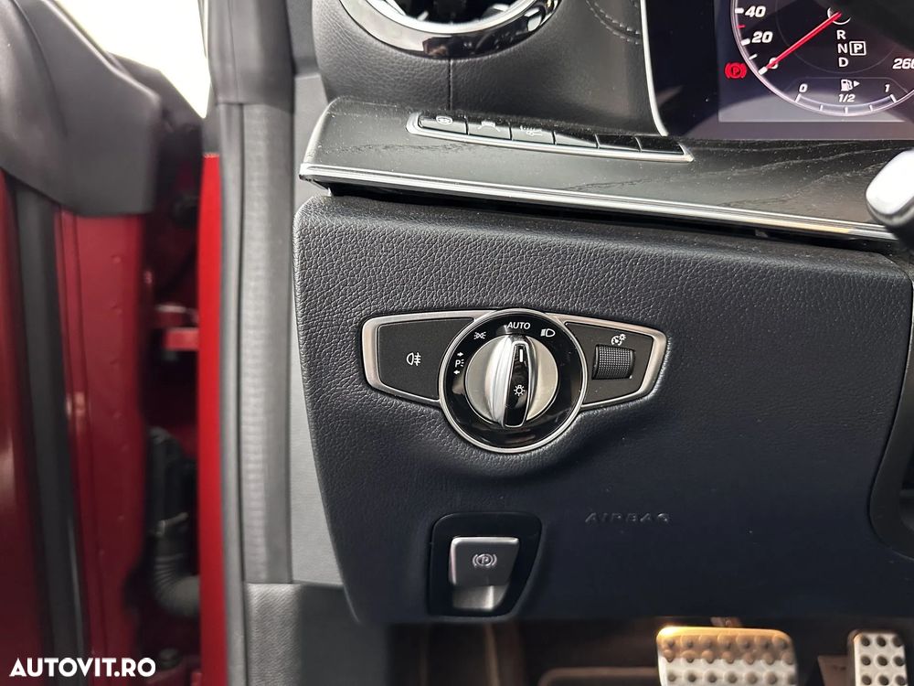 Mercedes-Benz E 200 Coupe 9G-TRONIC AMG Line - 16