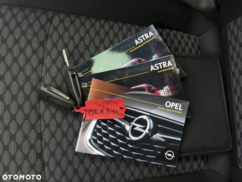 Opel Astra 1.4 T Sport S&S - 36