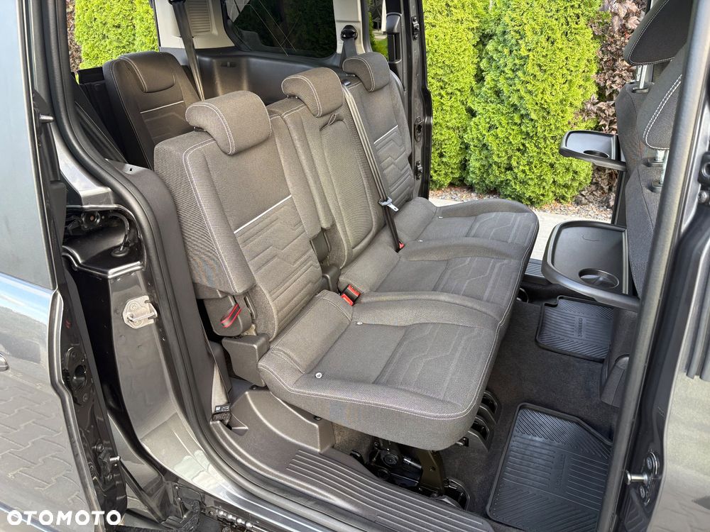 Ford Tourneo Connect Grand - 17