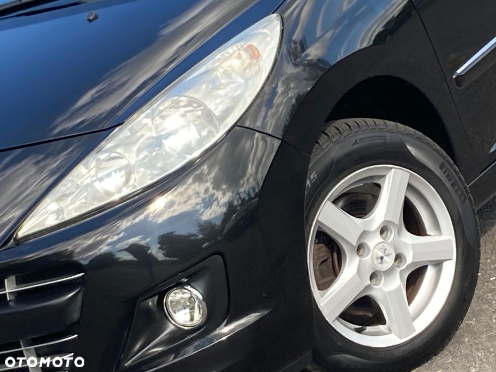 Peugeot 207 - 32