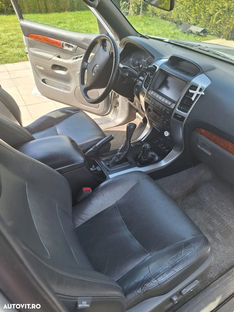 Toyota Land Cruiser - 11