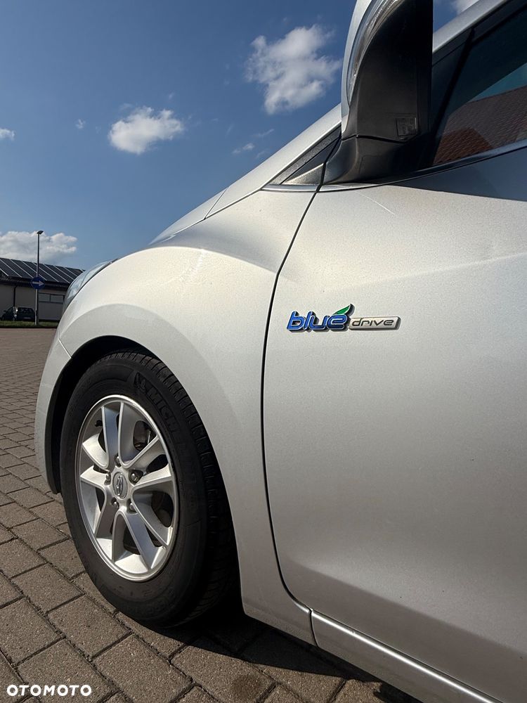 Hyundai i30 i30cw blue 1.6 CRDi Trend - 12