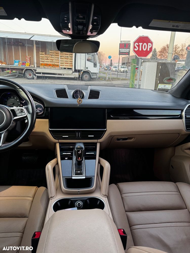 Porsche Cayenne - 11