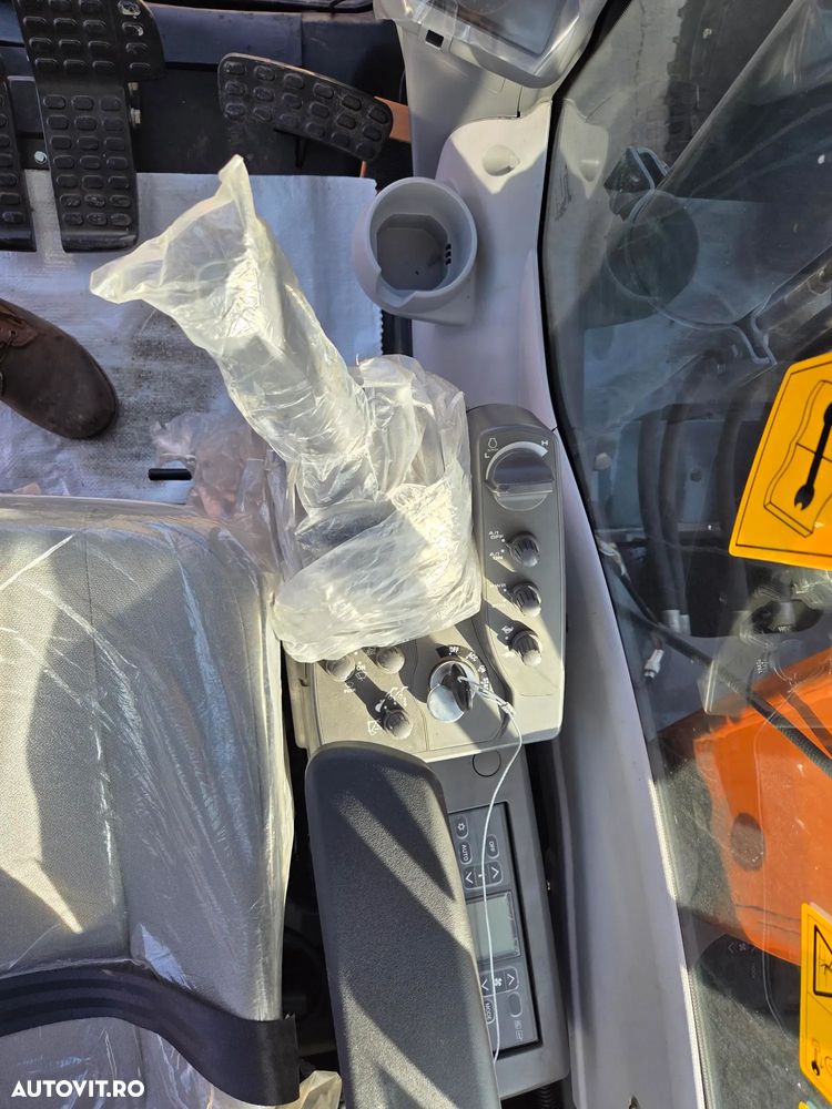 Hitachi 14 tone, 2025, NOU, Cupa 0,8m, Adancime sapare 4,5m, latime 2,49m, inst picon pe brate, Aer conditionat, hidraulica HITACHI, protectie cabina, motor ISUZU, posibilitate leasing-PROMOTIE 79.900 EUR+Tva - 20