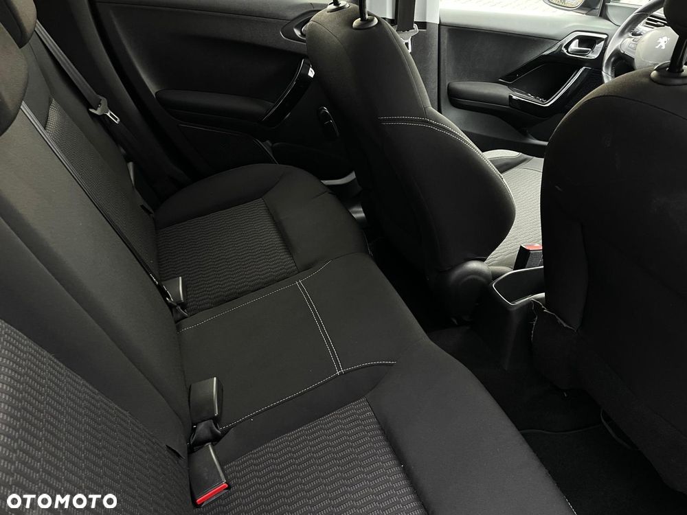 Peugeot 208 82 PureTech Style - 26