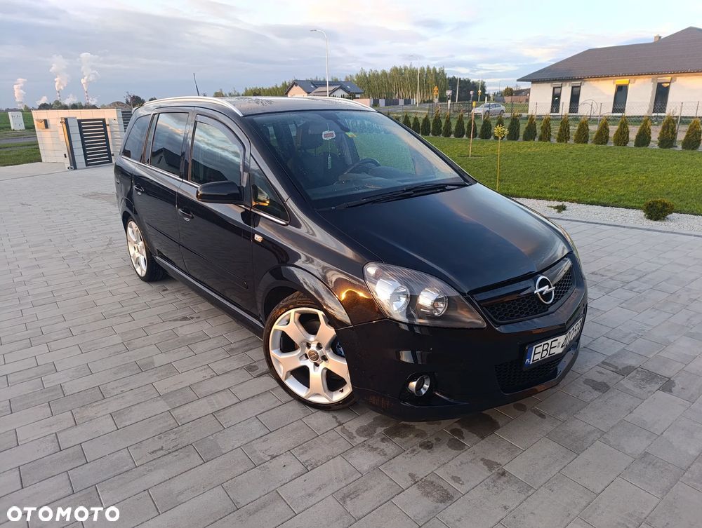 Opel Zafira OPC - 9