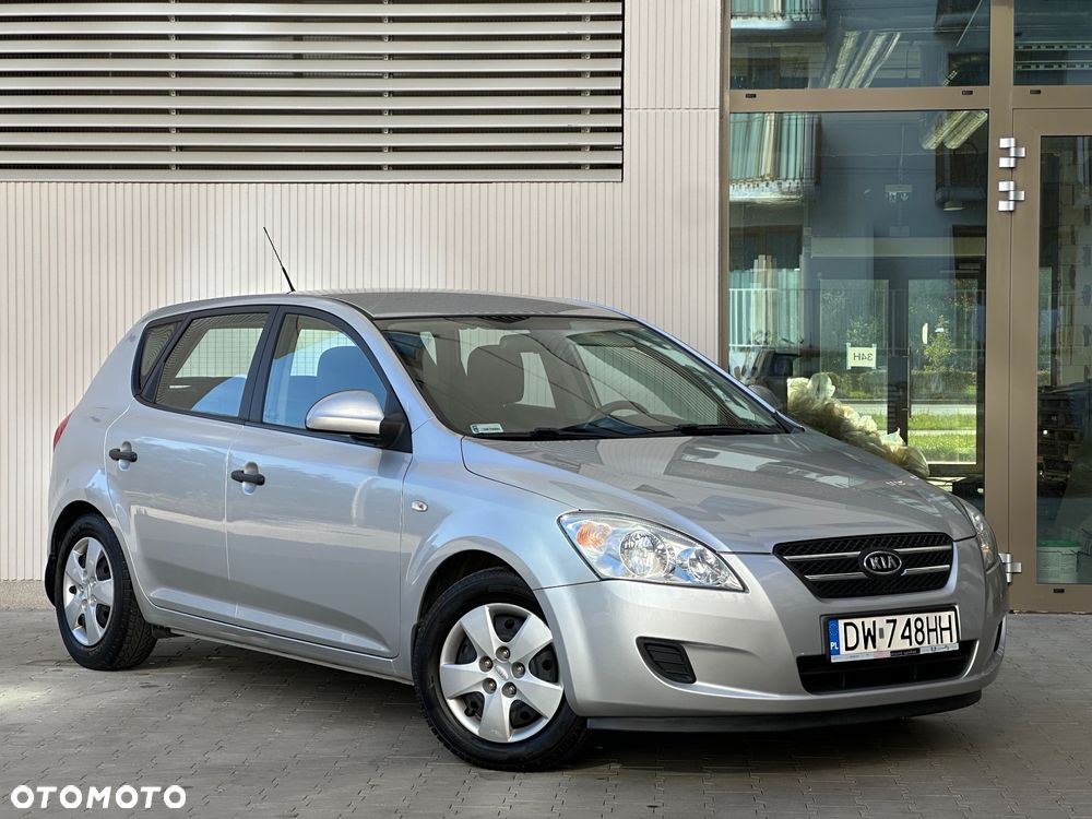 Kia Ceed 1.4 Comfort - 1