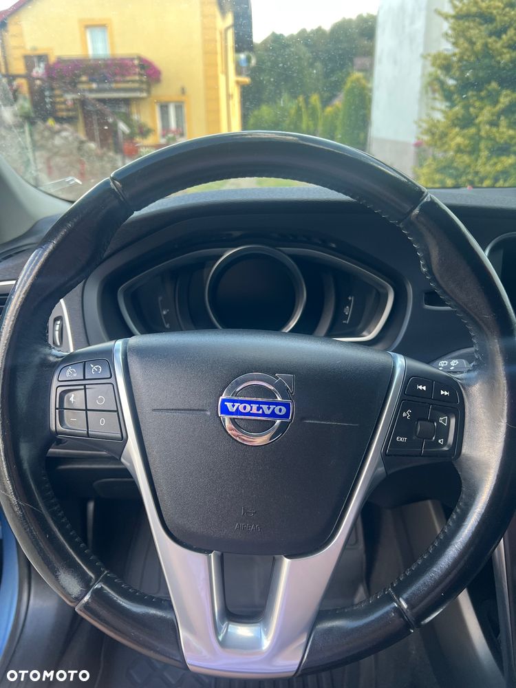 Volvo V40 D2 R Design - 6