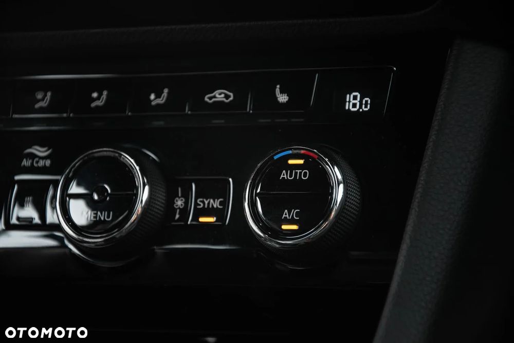 Skoda Superb 2.0 TDI 4x4 DSG L&K - 23