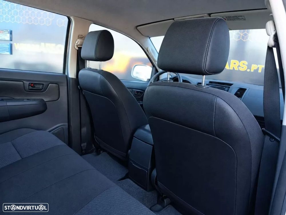Toyota Hilux 2.5 D-4D 4WD CD CM AC+PM - 10