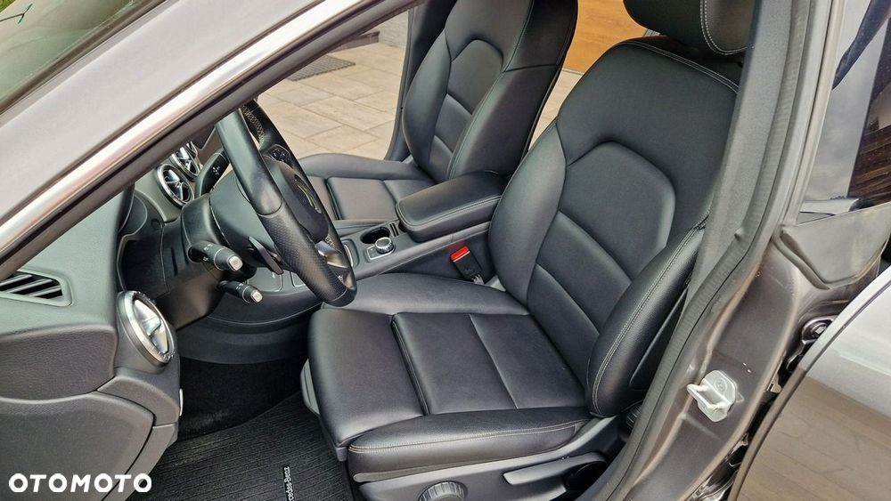 Mercedes-Benz CLA - 16