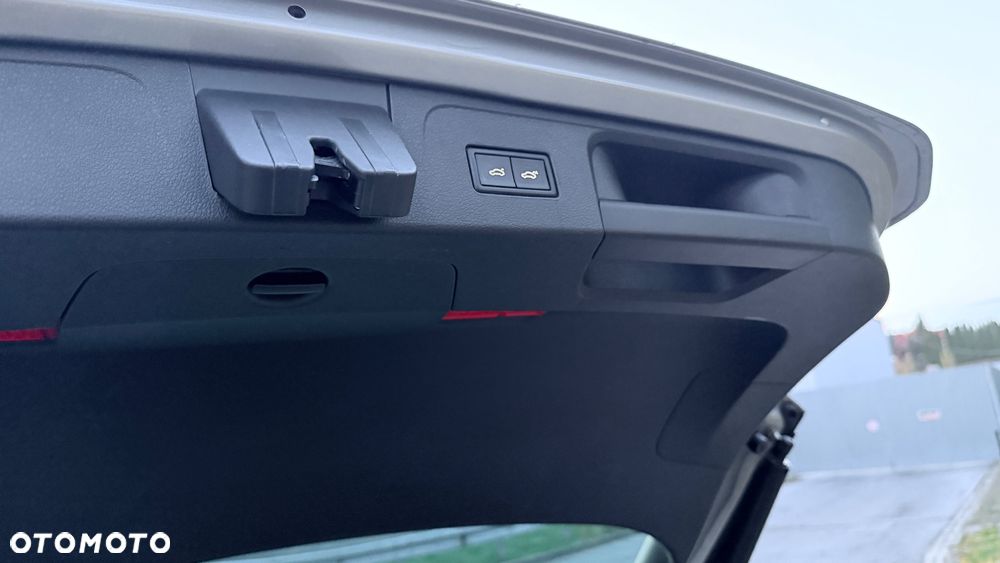 Volkswagen Passat - 32