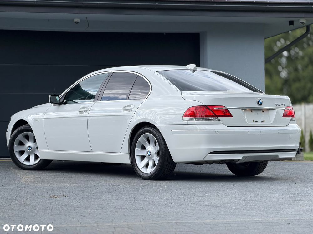 BMW Seria 7 740i - 14