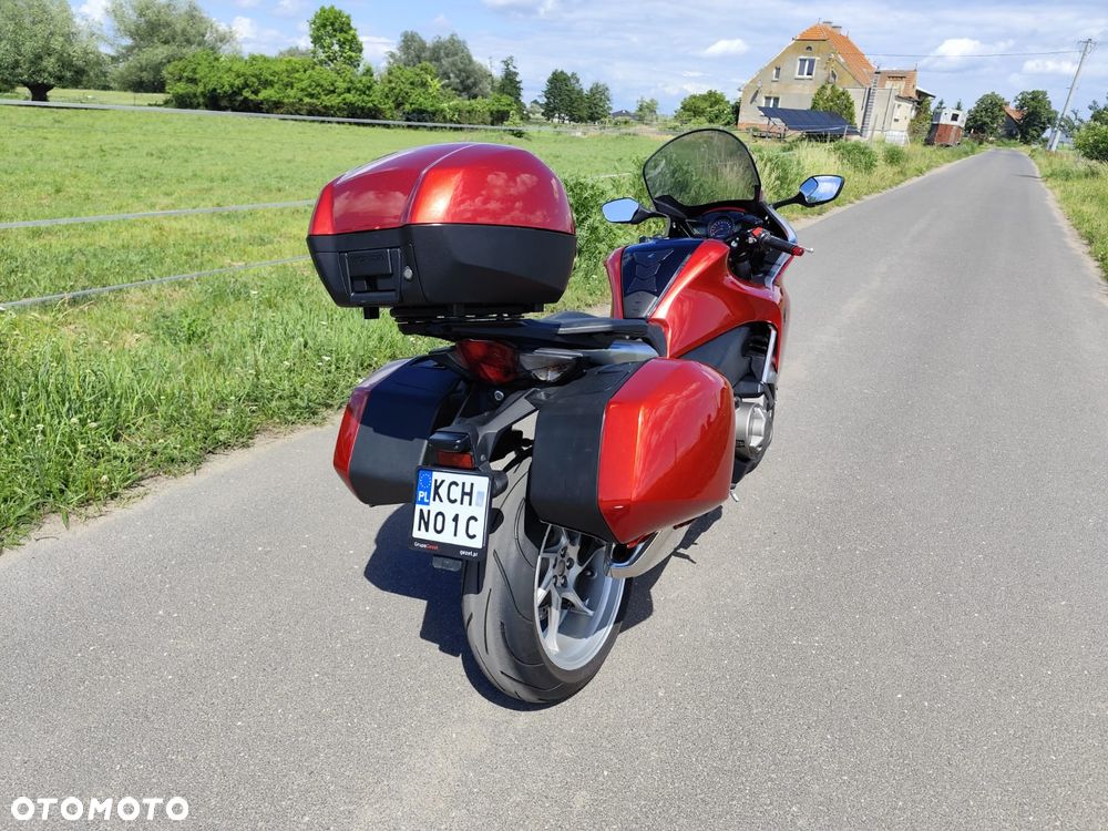 Honda VFR - 4