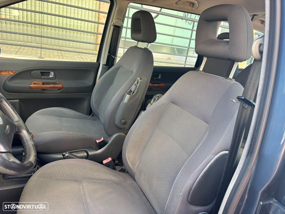 VW Sharan 1.9 TDI Comfortline Family - 23