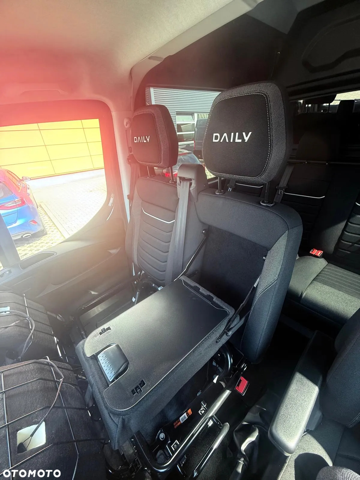 Iveco DAILY -AUTOMAT 7 OSOBOWE MAX DŁUGIE - ZABUDOWA W CENIE - 18