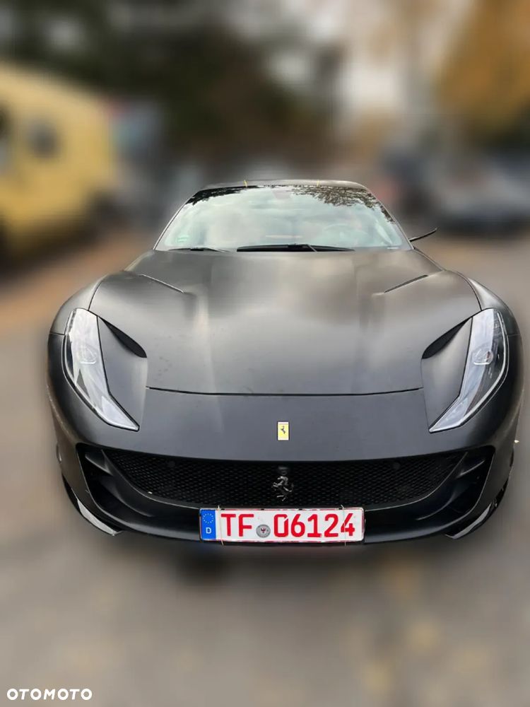 Ferrari 812 Superfast - 2