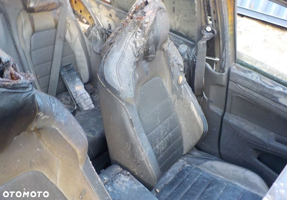 Volkswagen Golf - 18