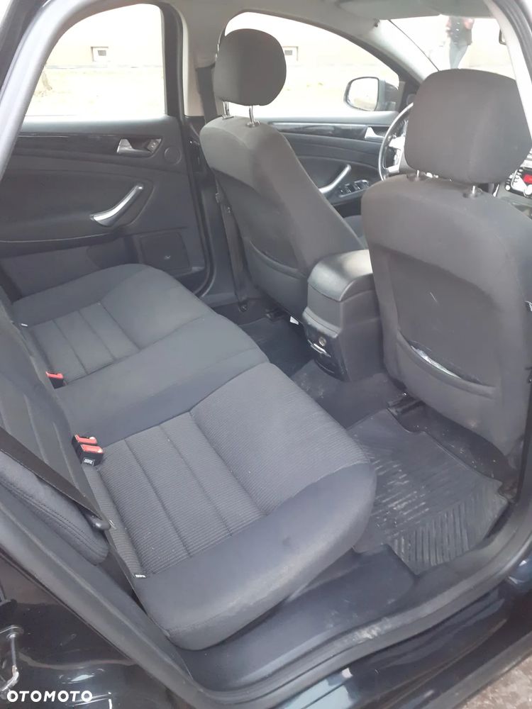 Ford Mondeo 2.0 TDCi Ghia - 11