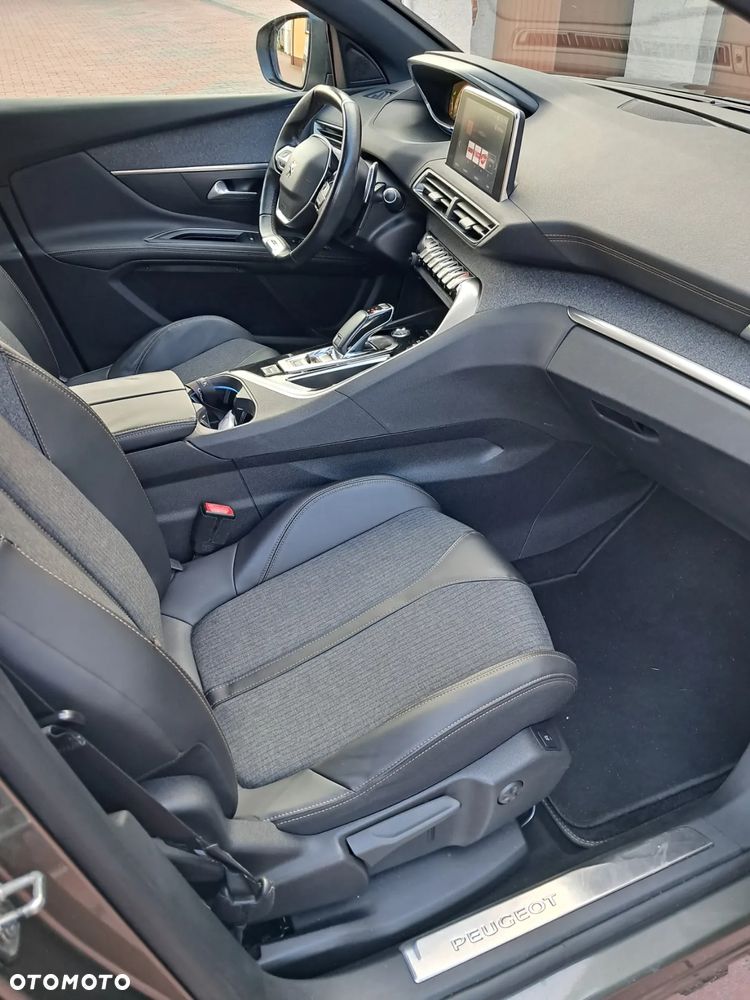 Peugeot 5008 - 17