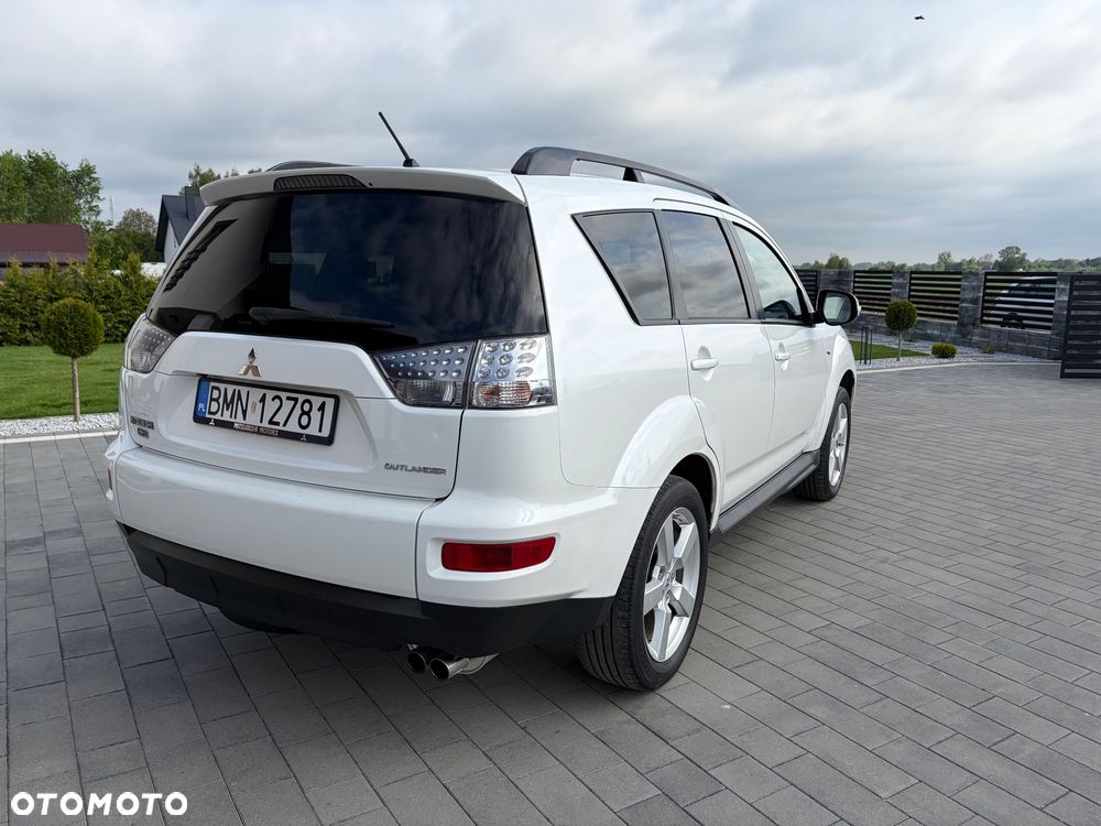 Mitsubishi Outlander 3.0 V6 XLS - 8