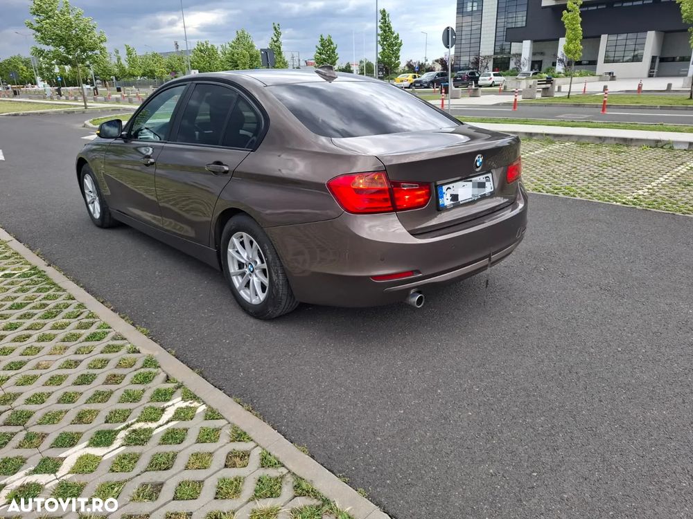 BMW Seria 3 318d Aut. Luxury Line - 4