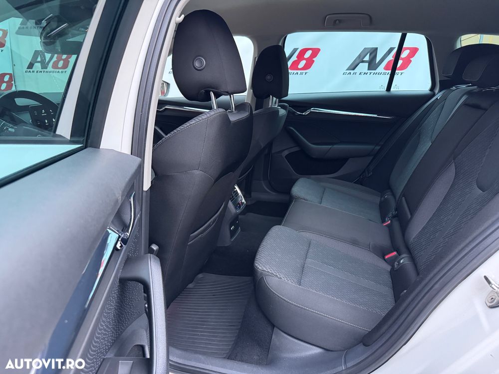 Skoda Octavia 2.0 TDI DSG Style - 25