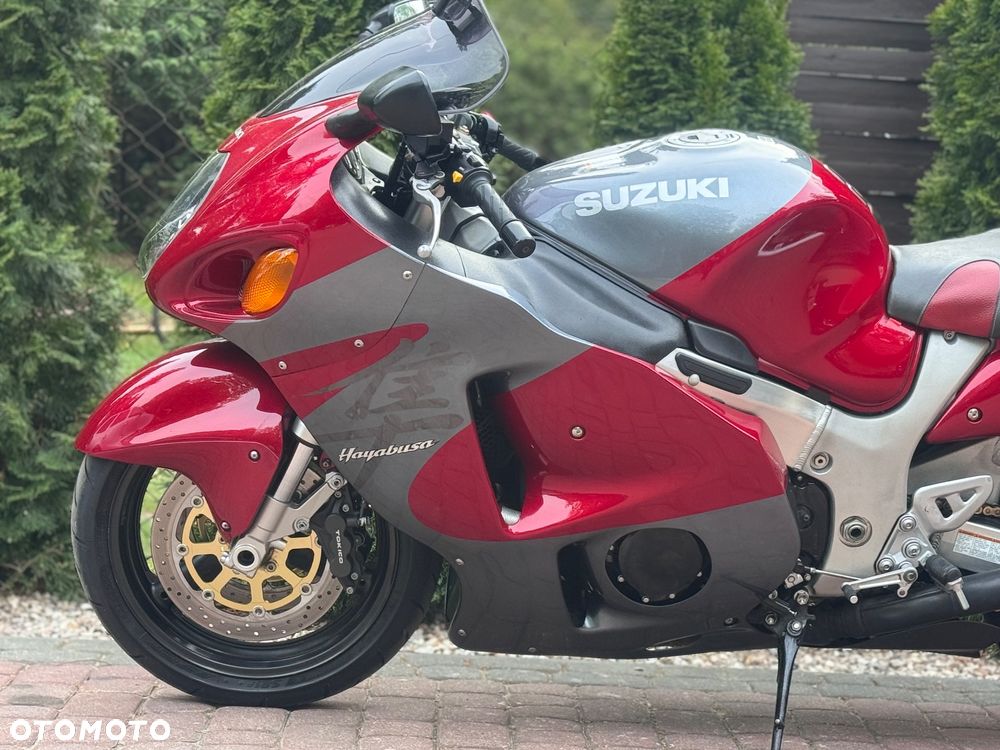 Suzuki GSX - 19