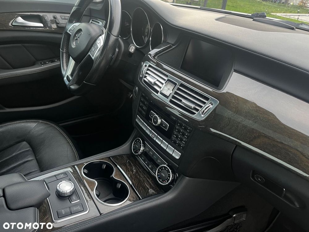 Mercedes-Benz CLS 500 4Matic 7G-TRONIC - 23