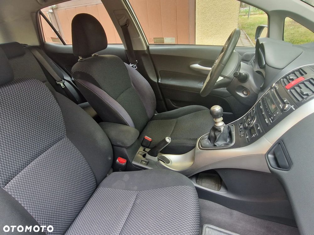 Toyota Auris 1.6 Premium - 8