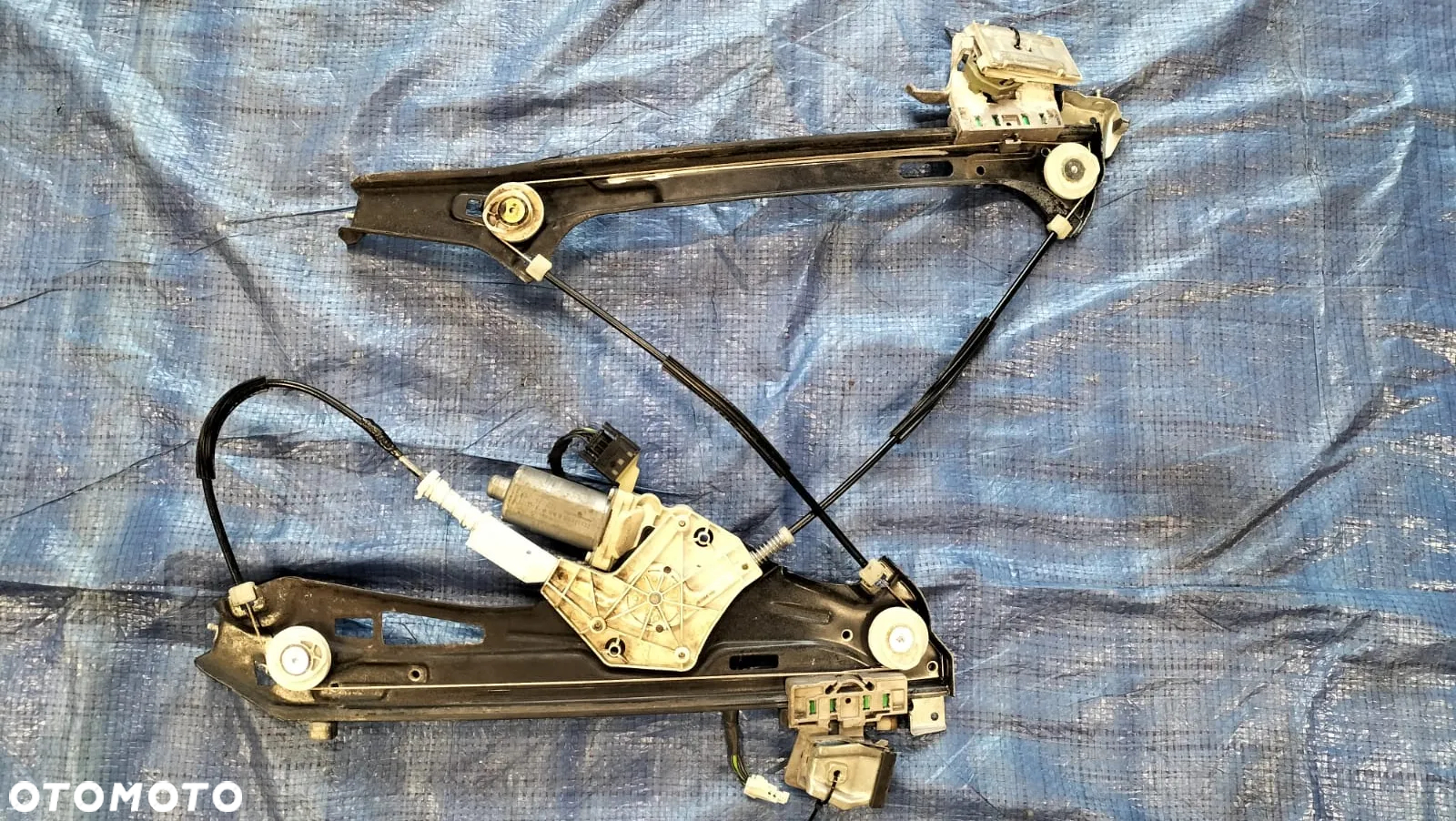 MECHANIZM OPUSZCZANIA SZYBY PODNOŚNIK PRAWY PRZÓD USZKODZONY MERCEDES CLS W219 - 2
