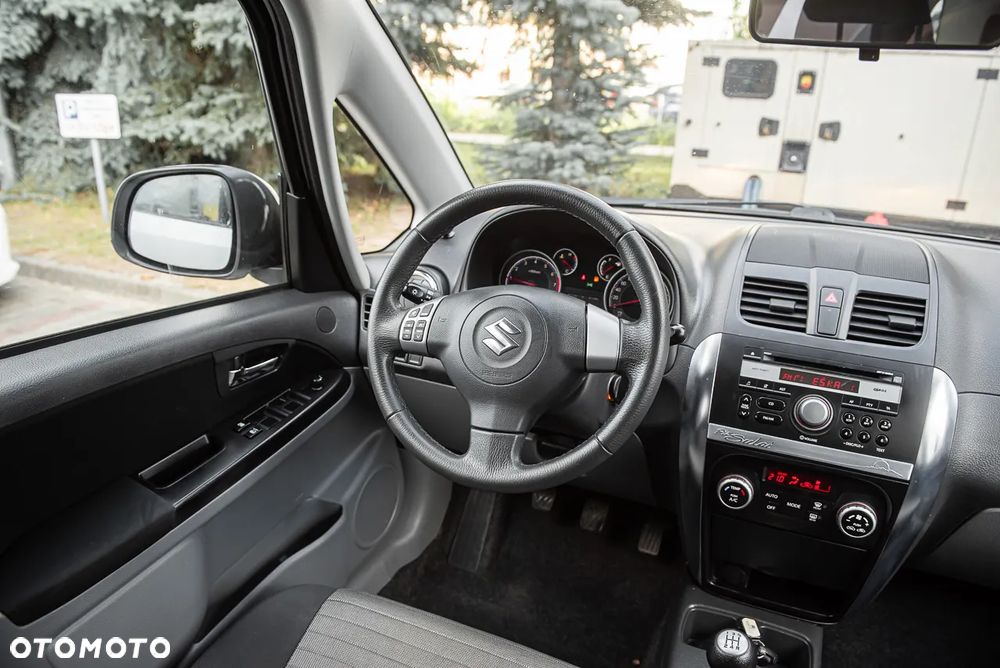 Suzuki SX4 1.6 Premium - 24