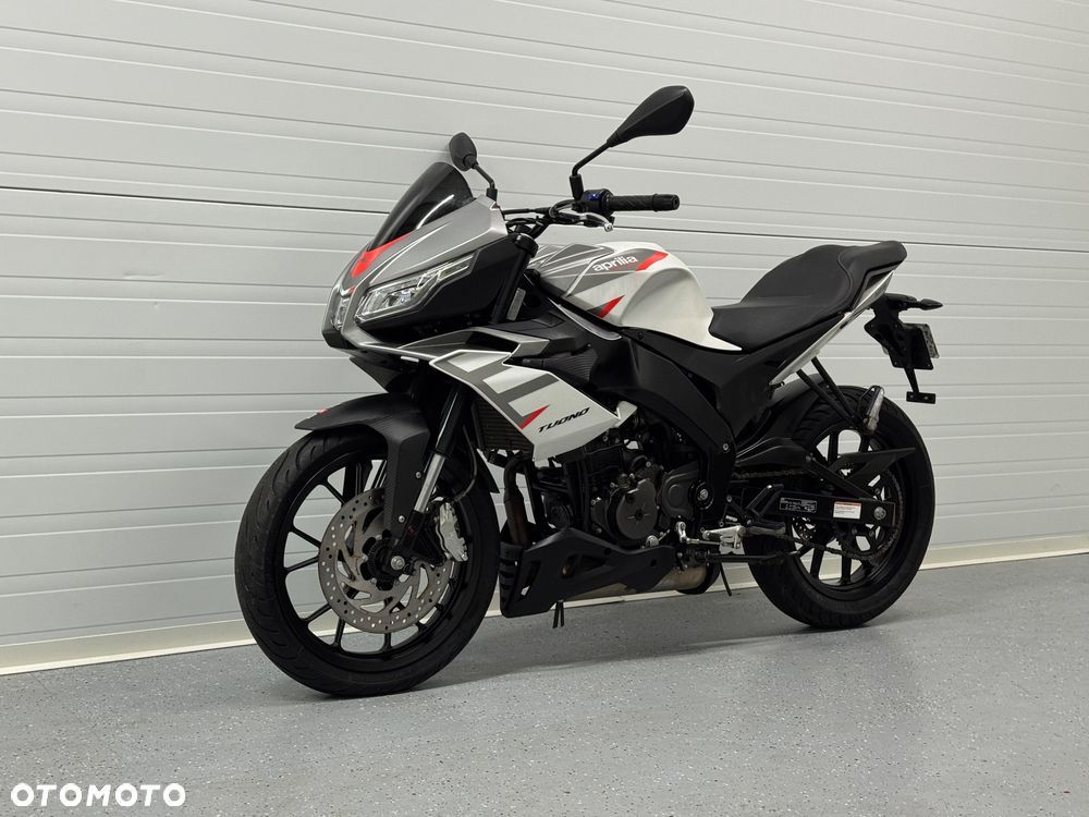 Aprilia Tuono - 11