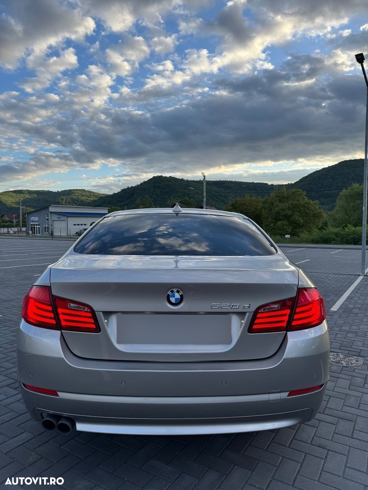 BMW Seria 5 520d EfficientDynamics Edition - 10