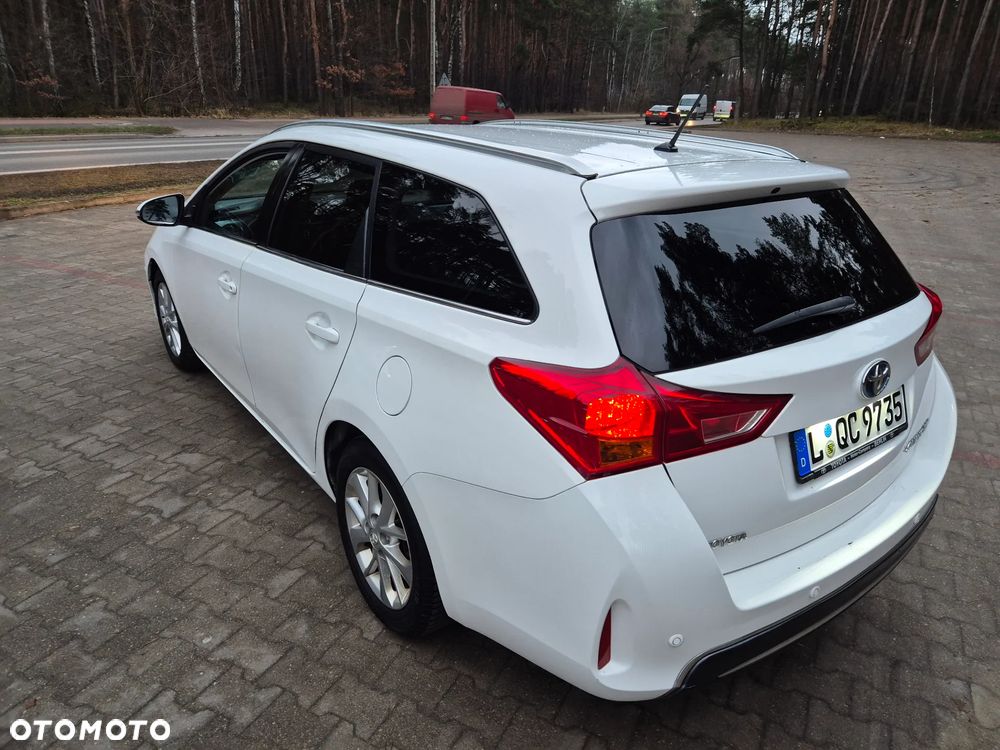Toyota Auris 1.8 HSD Luna - 9