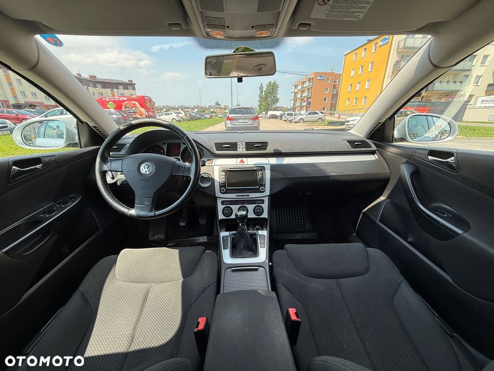 Volkswagen Passat 2.0 TDI Comfortline - 9