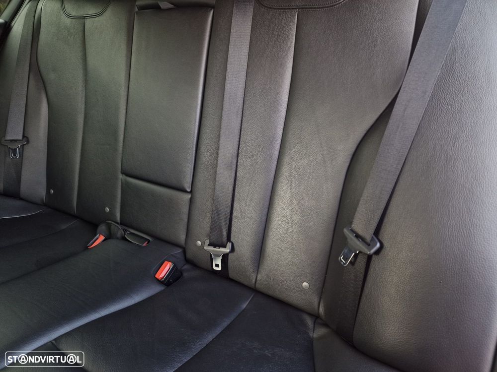 BMW 320 d EfficientDynamics Auto Line Sport - 13