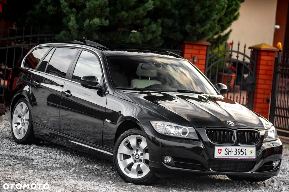 BMW Seria 3 330d xDrive DPF Touring Edition Exclusive - 3