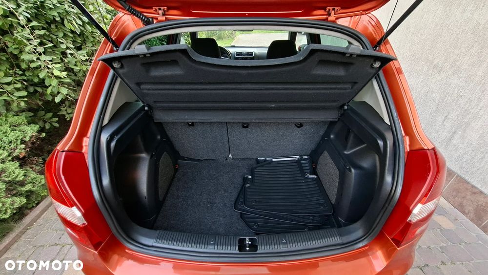 Skoda Fabia 1.2 HTP Cool Colour Edition - 12