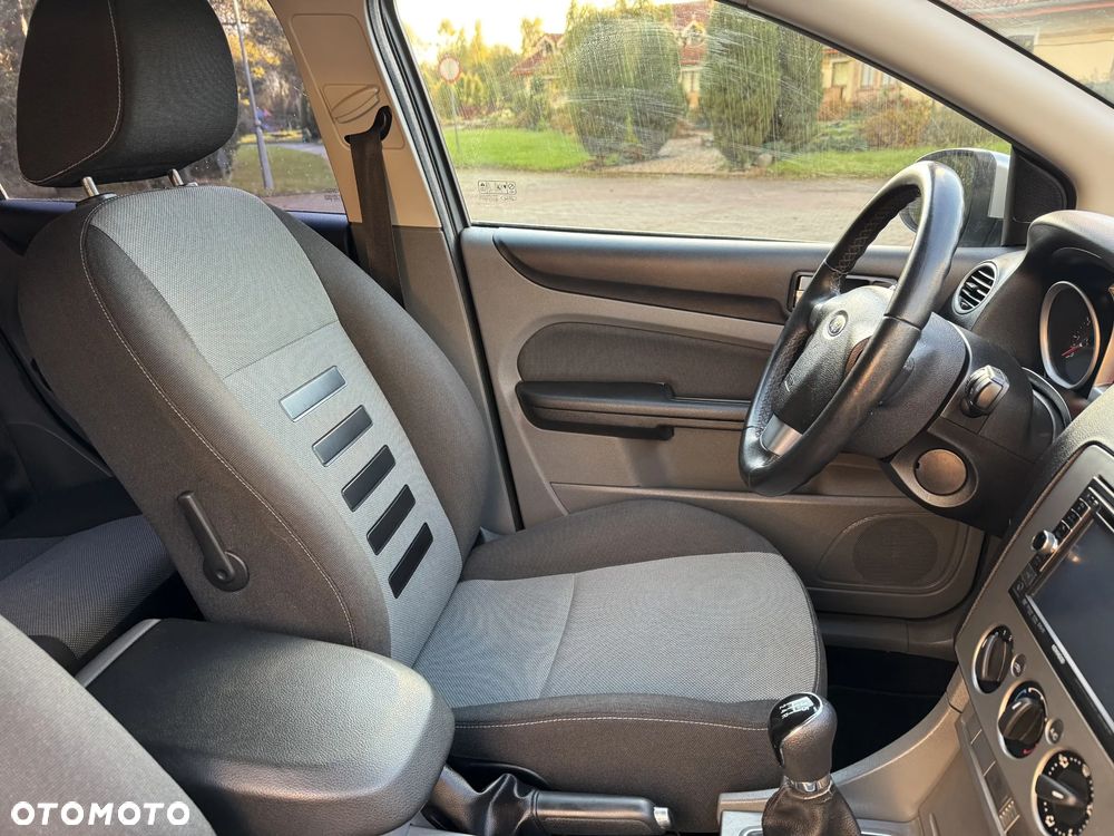 Ford Focus 1.6 Silver X - 28