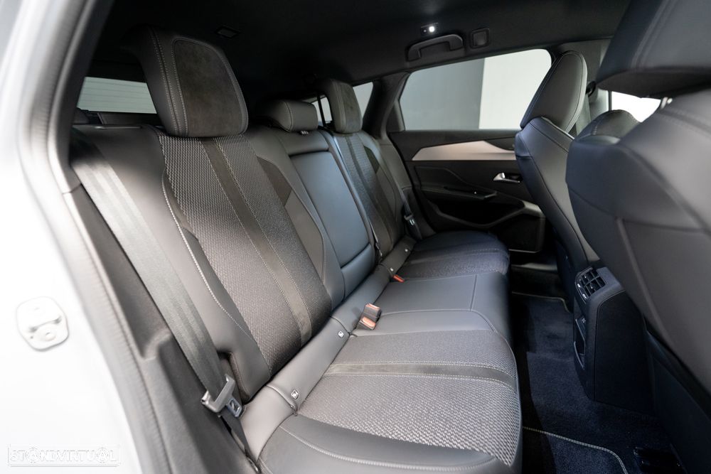 Peugeot 308 SW 1.6 Hybrid GT Pack e-EAT8 - 31
