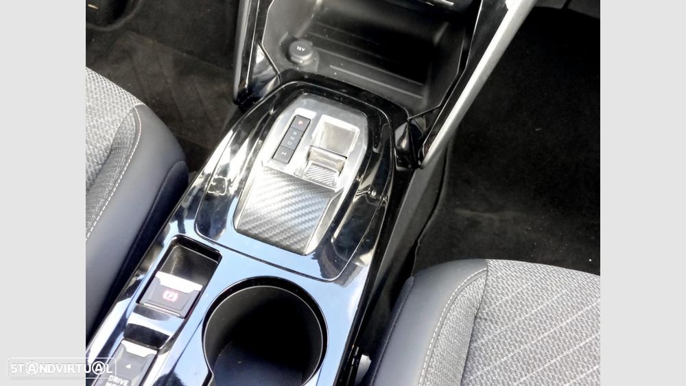 Peugeot 2008 1.2 Hybrid Allure e-DCS6 - 22