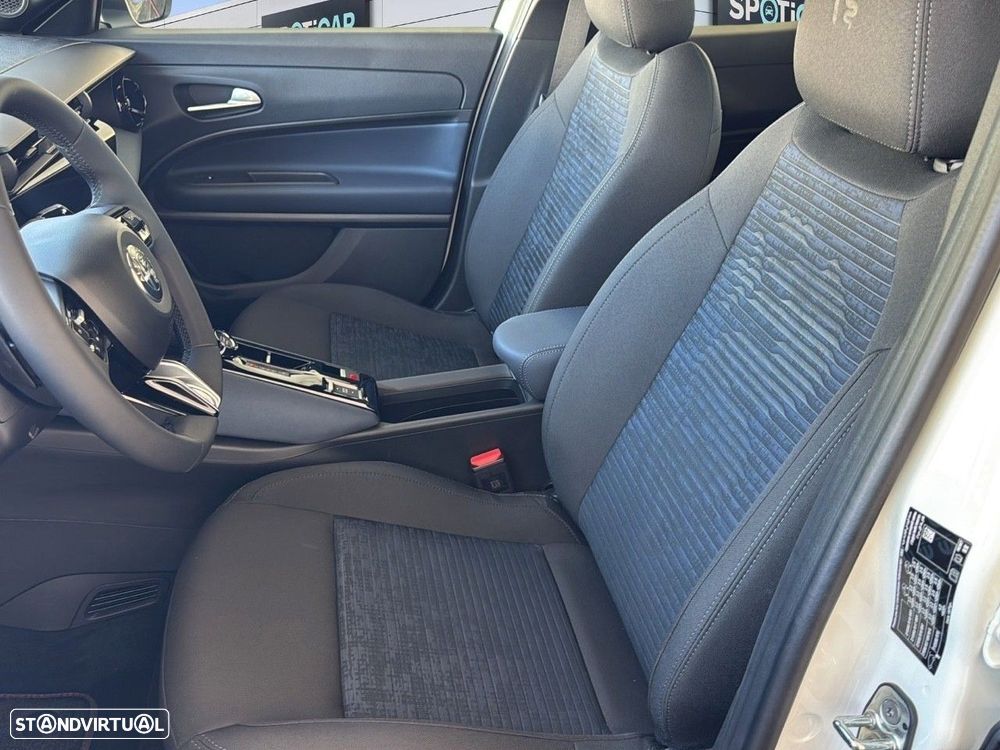 Alfa Romeo Junior 1.2 eDCT6 - 9