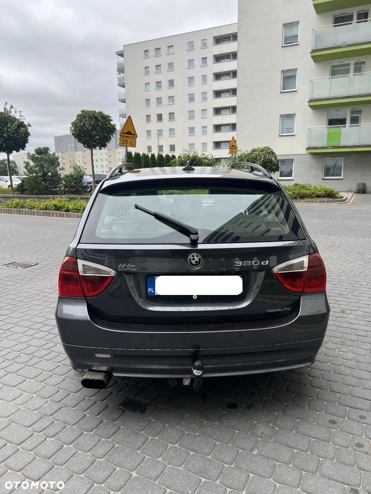 BMW Seria 3 320d DPF - 12