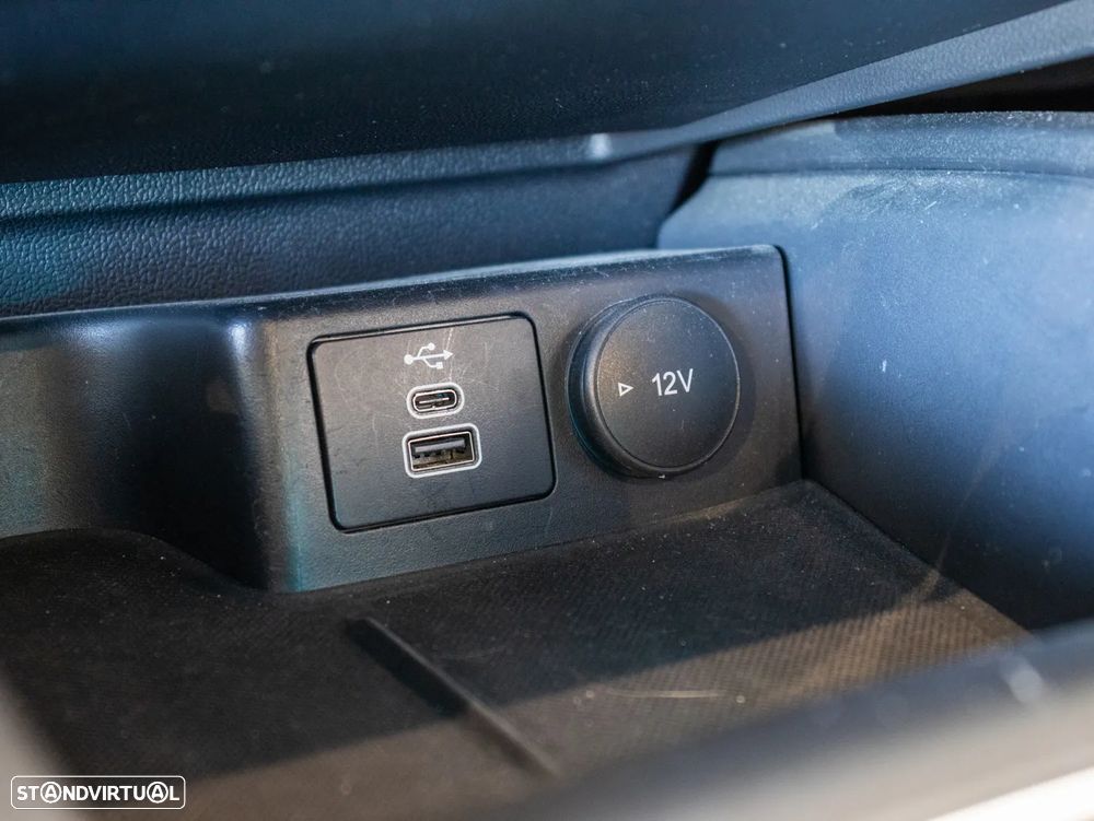 Ford Focus 1.0 EcoBoost MHEV ST-Line - 28