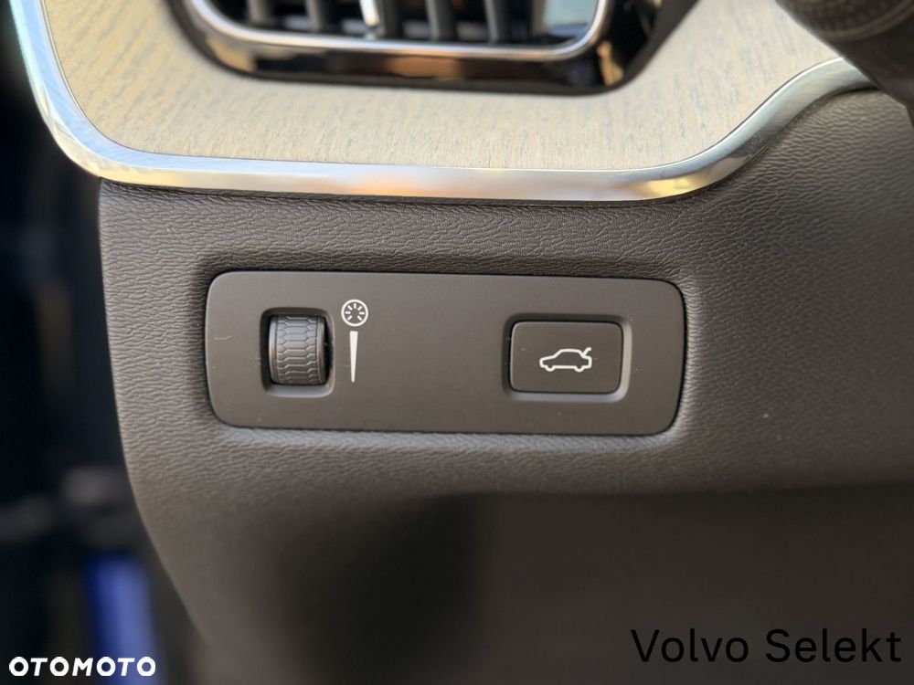 Volvo XC 60 - 30