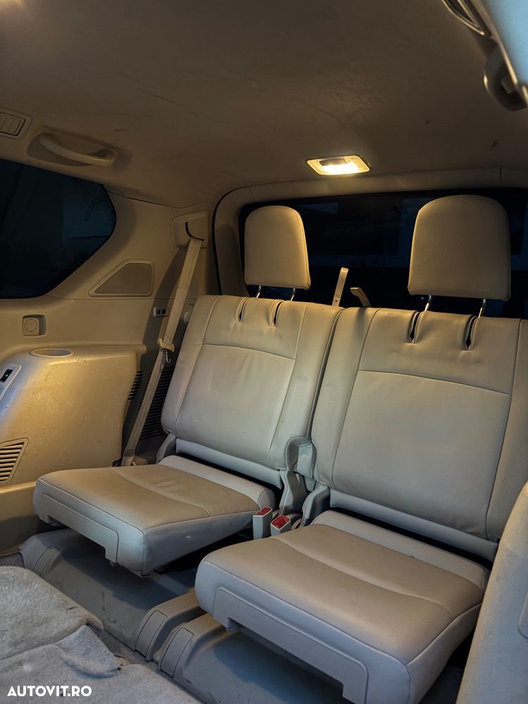 Toyota Land Cruiser - 7